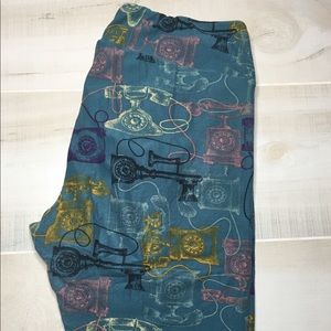 LuLaRoe Tall & Curvy Leggings